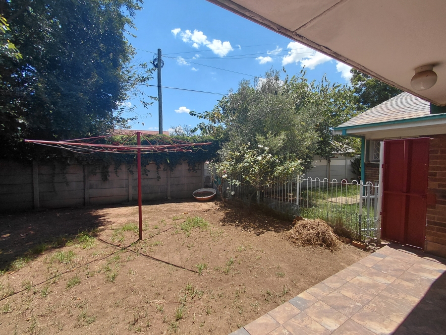 To Let 2 Bedroom Property for Rent in Meiringspark North West